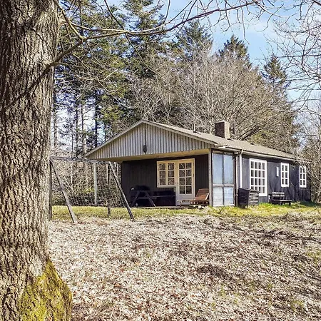 4 Person In Aars-by Traum * Års